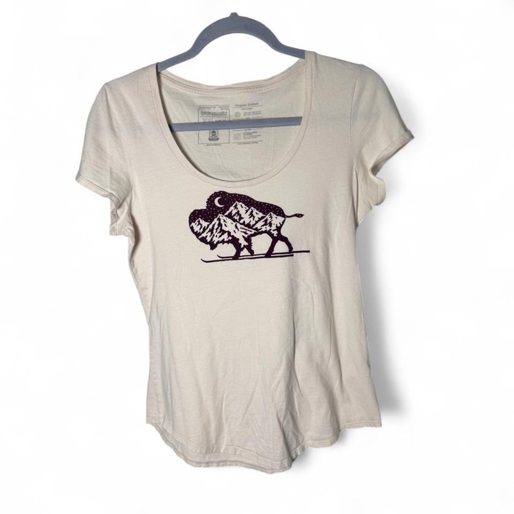 Patagonia cream cotton t-shirt with bison graphic. Size XS #outdoor #bison